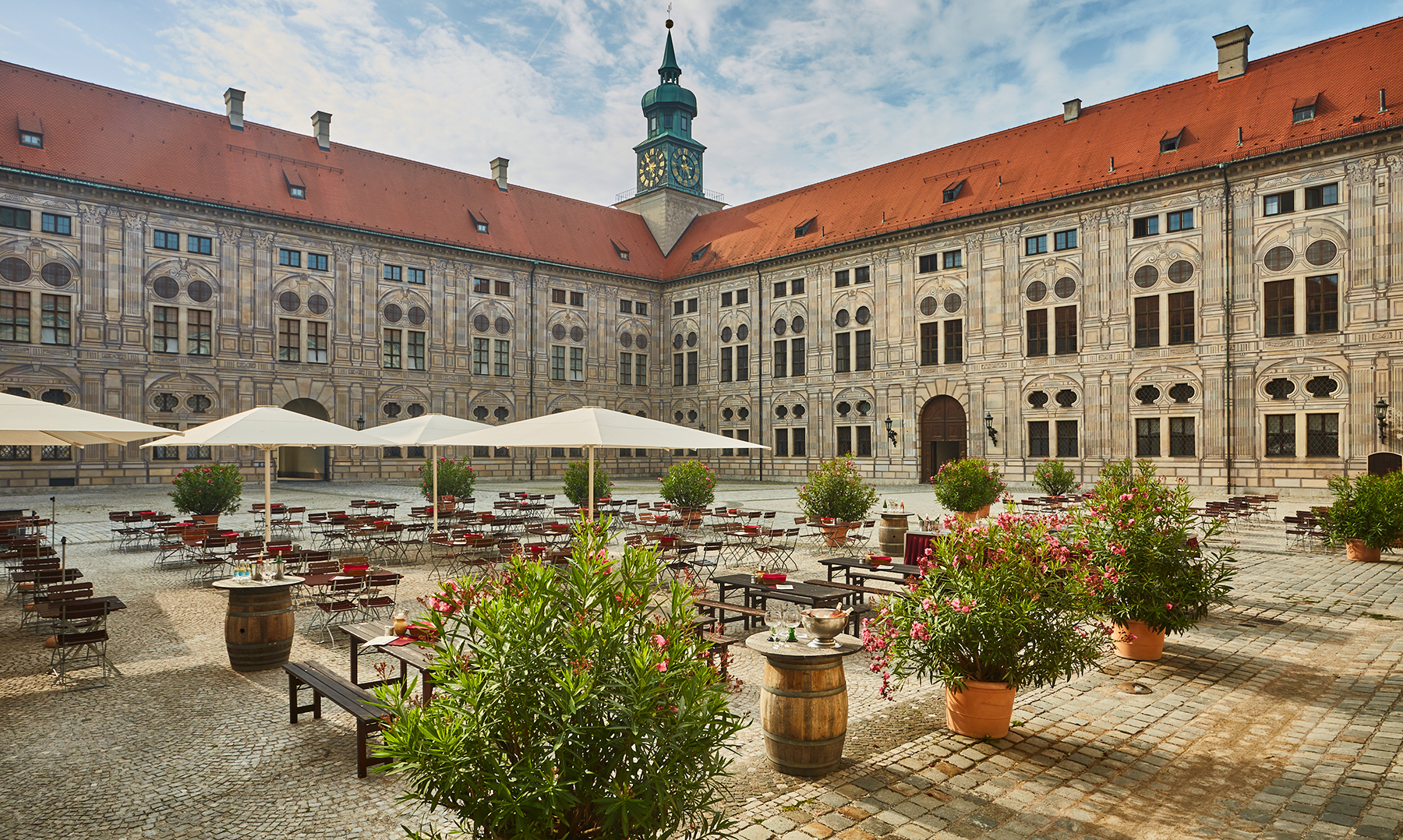 Pfälzer Weinstube München, Residenzstrasse