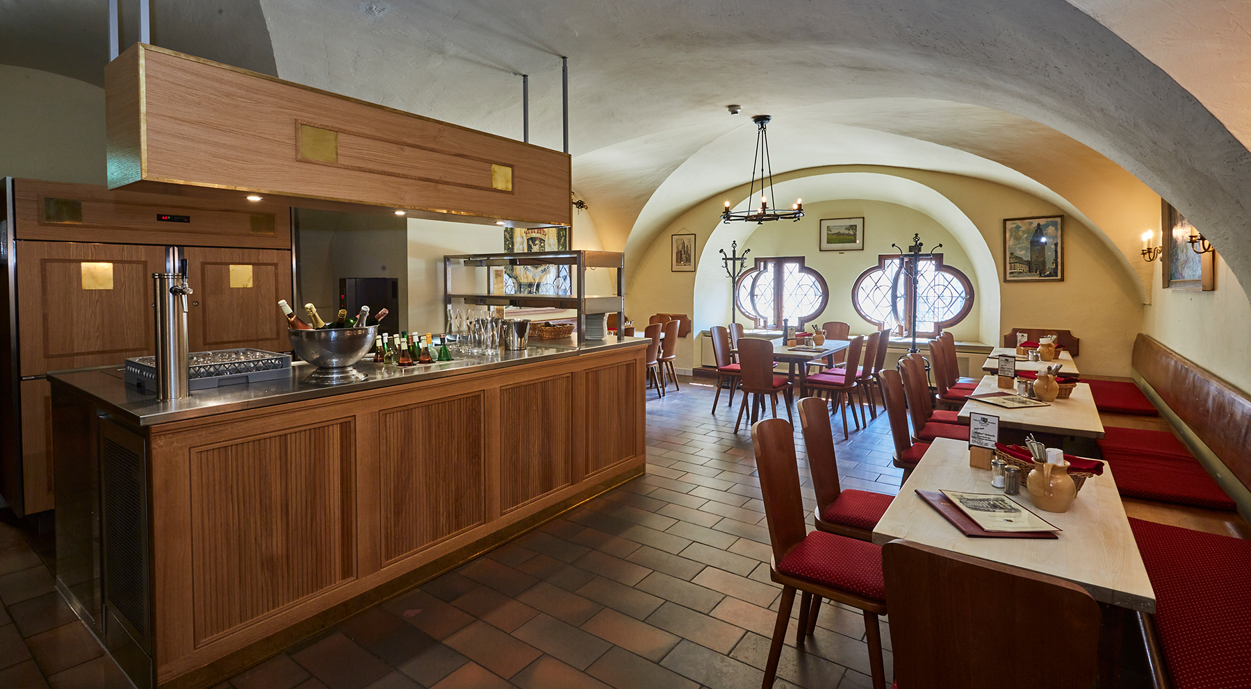 Pfälzer Weinstube München, Residenzstrasse